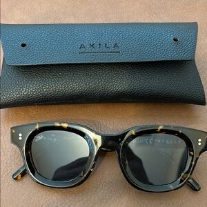 AKILA Tortoise Shell Sunglasses